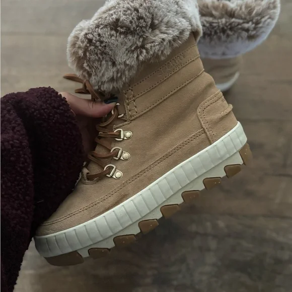 Sperry Torrent Tan Fur-Lined lace up winter boot - Picture 4 of 4